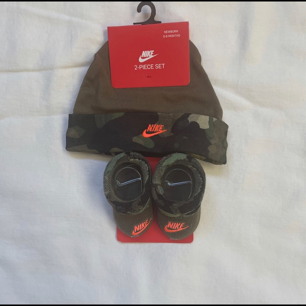 Nike Olive Green Camouflage Print Beanie/Bootie